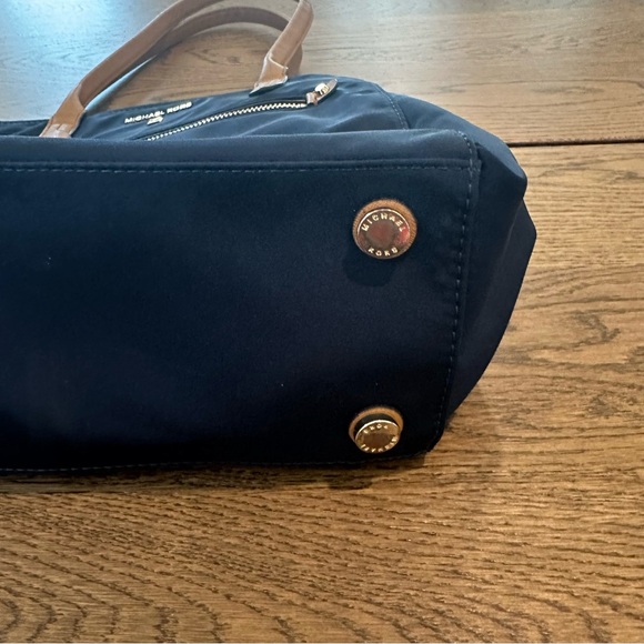 Michael Kors Kelsey Nylon Tote Bag Medium Navy Blue - Picture 5 of 11